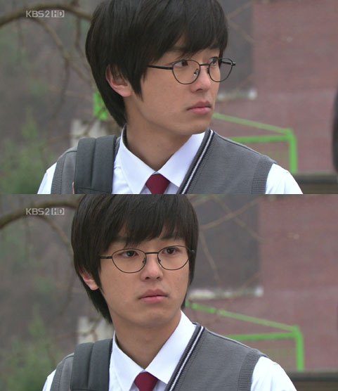  p>延宇振(         )1984年7月5日出生于韩国江原道江陵市,韩国男