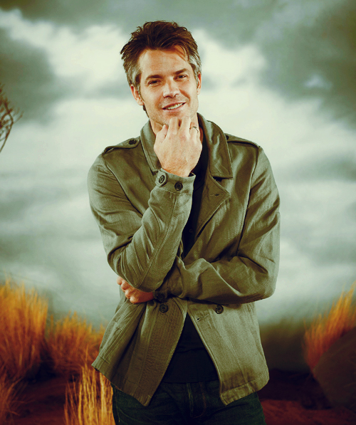  p>蒂莫西·奥利芬特(timothy olyphant)于1968年出生在美国夏威夷的 