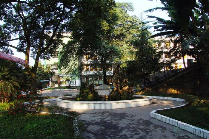 由原市属叙永师范学校和原定水中学整合而成,两校均有