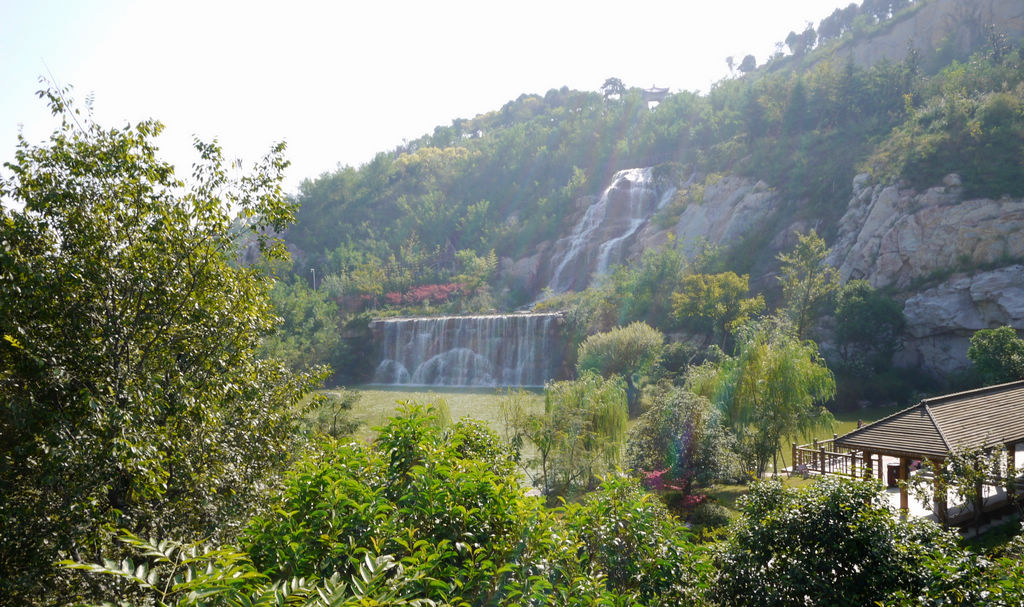  p data-id="gnveqge75v">珠山宕口公园,又名珠山宕口遗址公园,位于 a