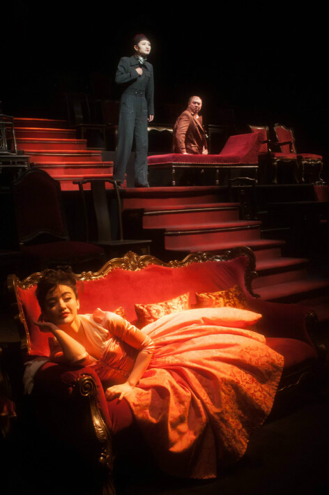  p>《禁闭》 是法国作家让-保罗·萨特于1945年创作的戏剧.