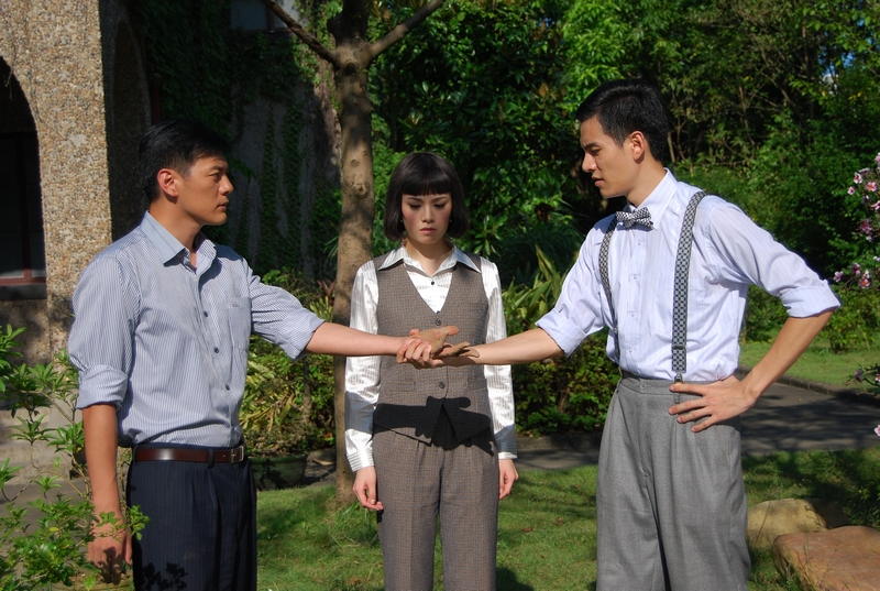  p data-id="gnzwytv3zd">《高山青》是由张有齐执导的电视剧, a