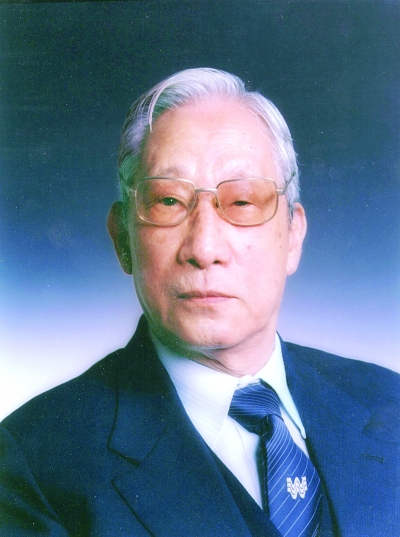 男,汉族,广东汕头潮阳人,生于北京