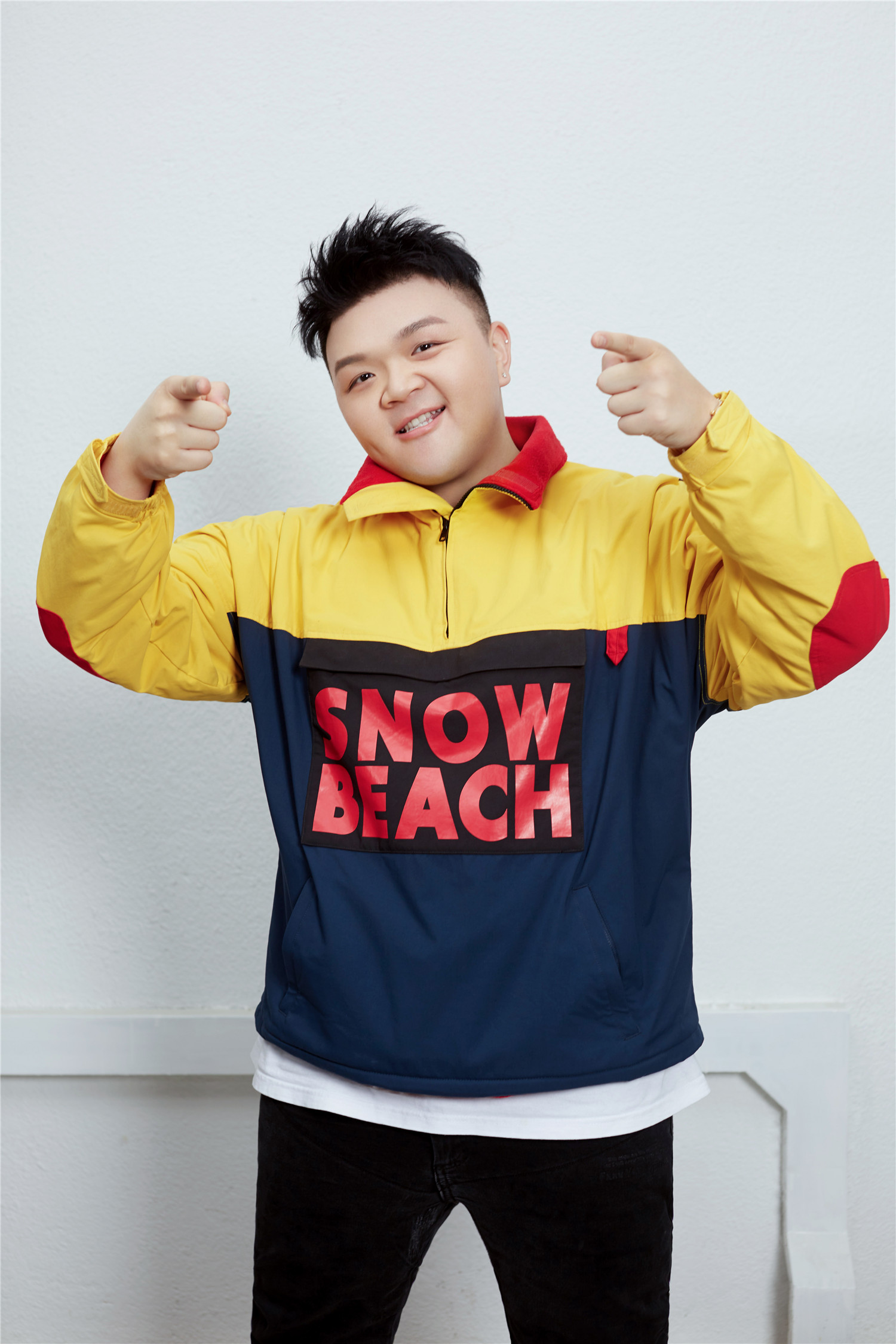  p>艾福杰尼(after journey),本名陈嘉申,1992年3月26日出生于新疆