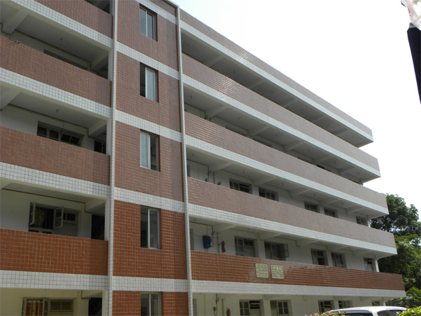  p data-id="gnhgd0wuzb">福建省南安市成功中学坐落在金溪之阳,高盖