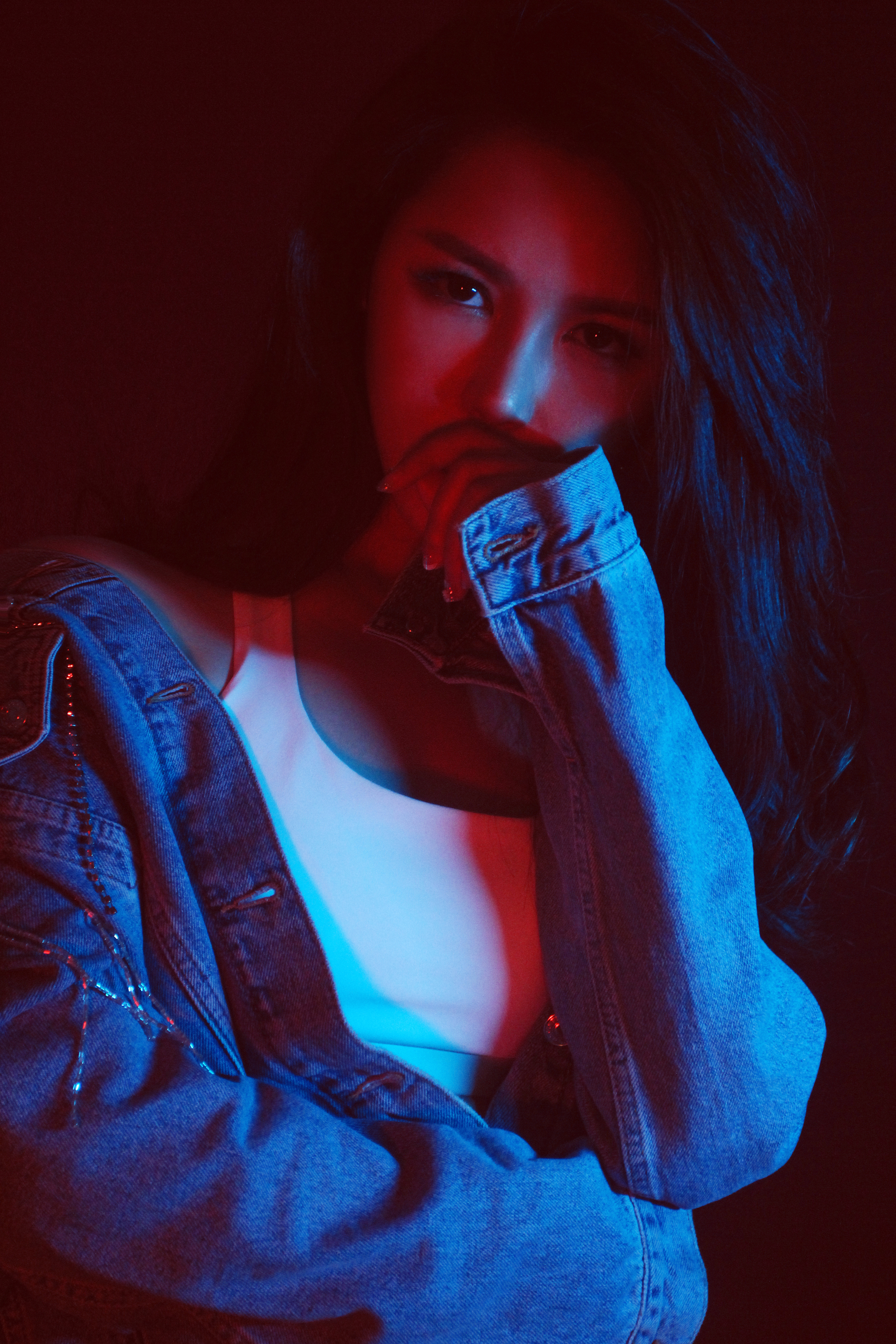  p>郑舒尹(suby cheng),1985年1月16日出生于中国台湾,美籍华裔电子乐