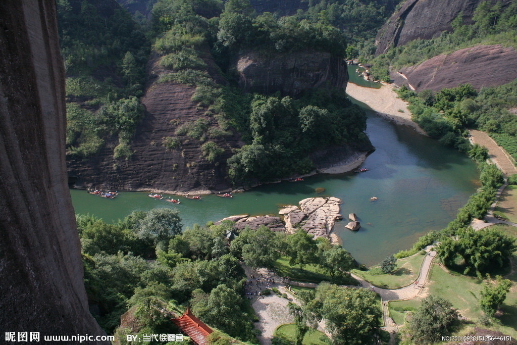  p>武夷山,武夷山位于 a target="_blank" href="/item/江西/215383"