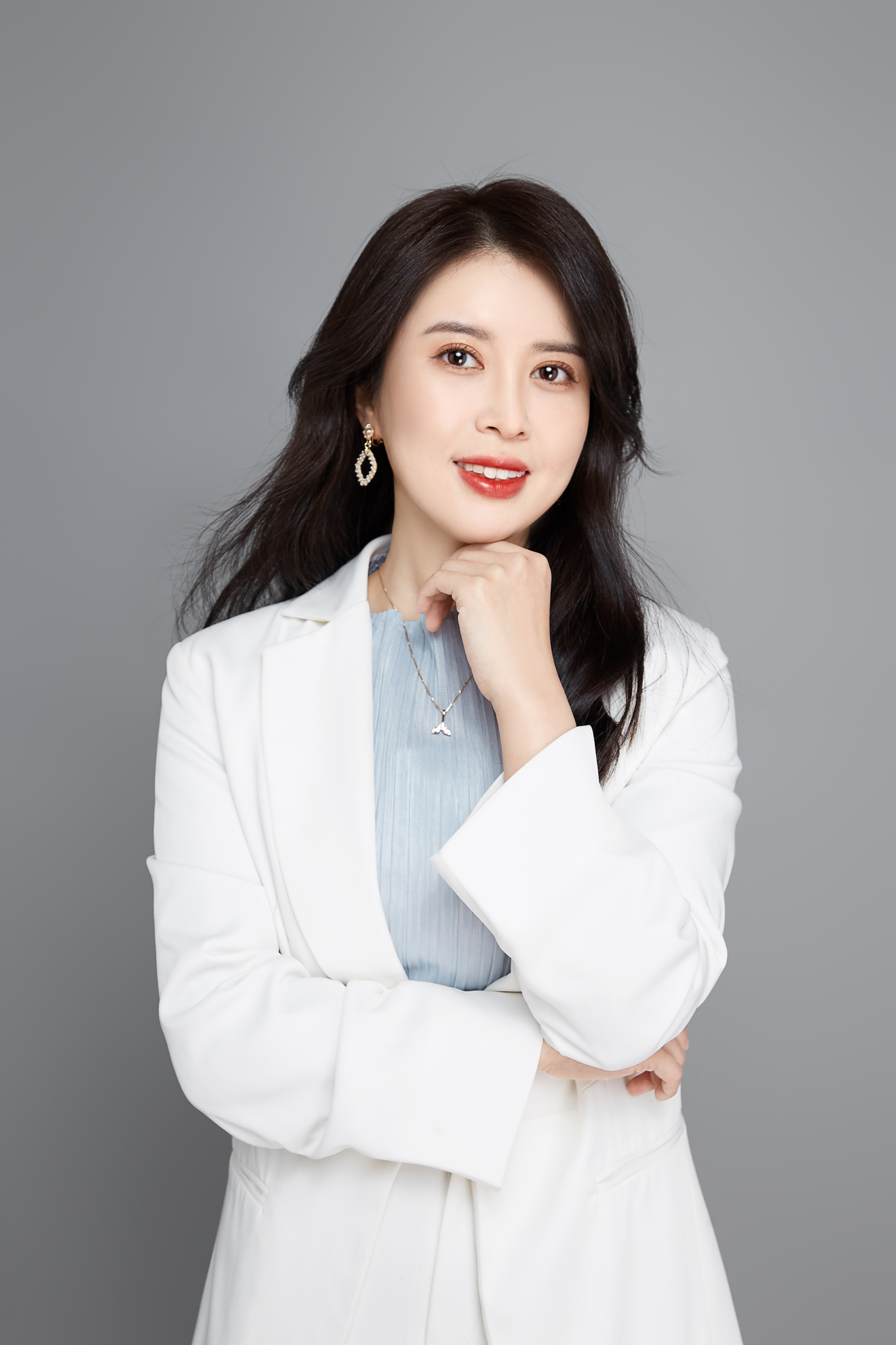  p data-id="sv7xhgud2avq">岳海丽,中国,汉族,女,执业医生,现执业于