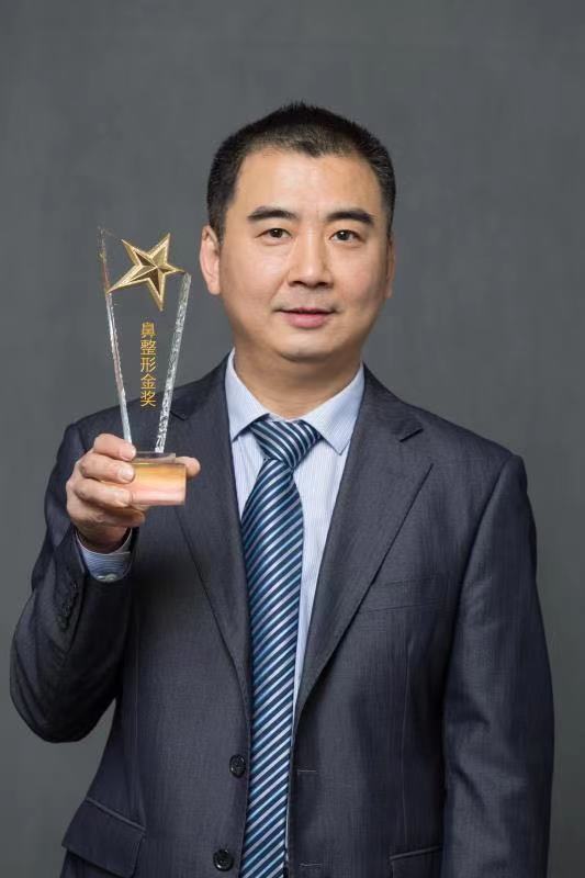  p>周仪,男,成都高新仪美美仁医疗美容门诊部医生.执业范围,外科专业.