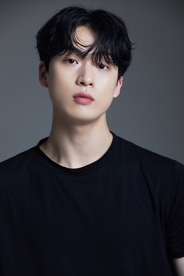  p>金江珉(         ),1995年8月17日出生于