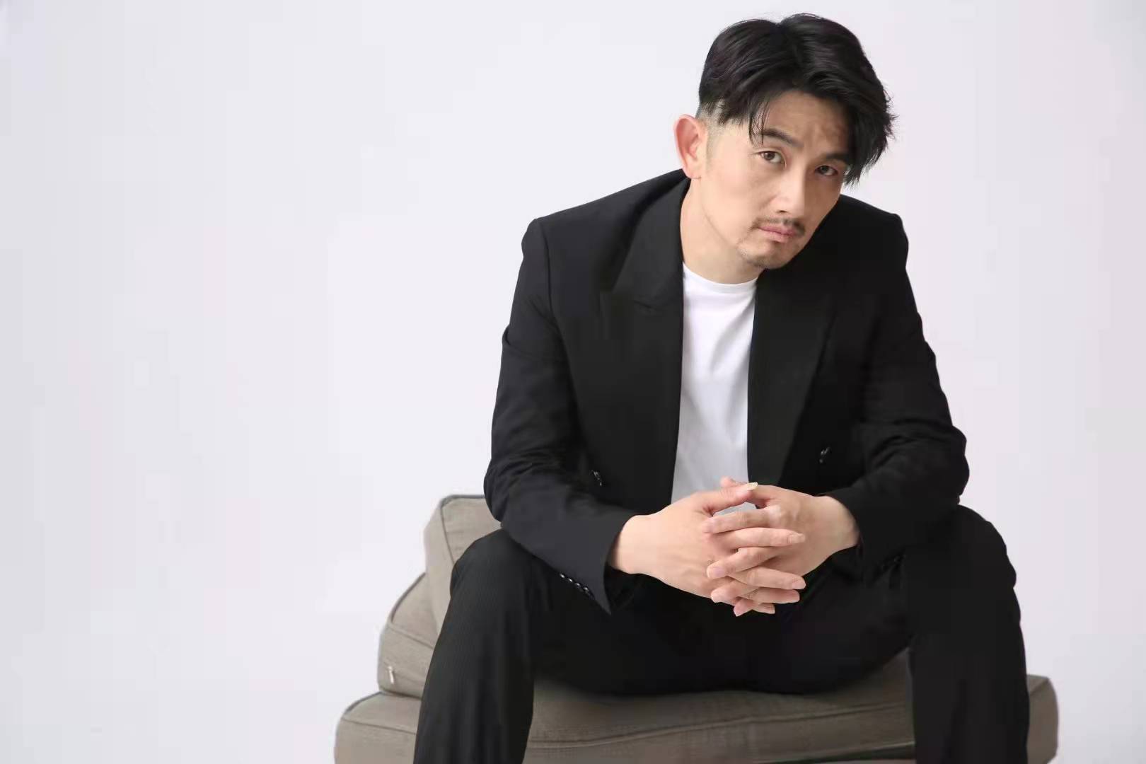  p data-id="svorubj8fmnc">武艺杰,男,毕业于