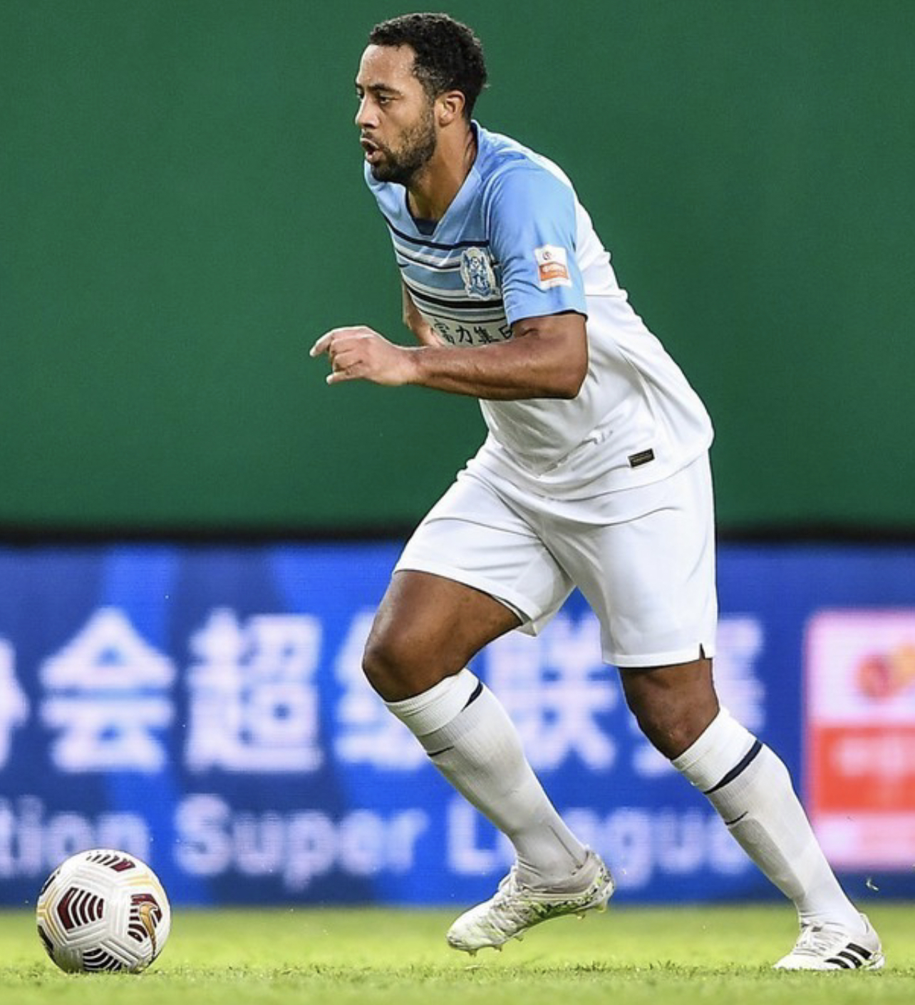  p>穆萨·登贝莱(mousa dembélé),全名穆萨·西迪·亚亚·登贝莱