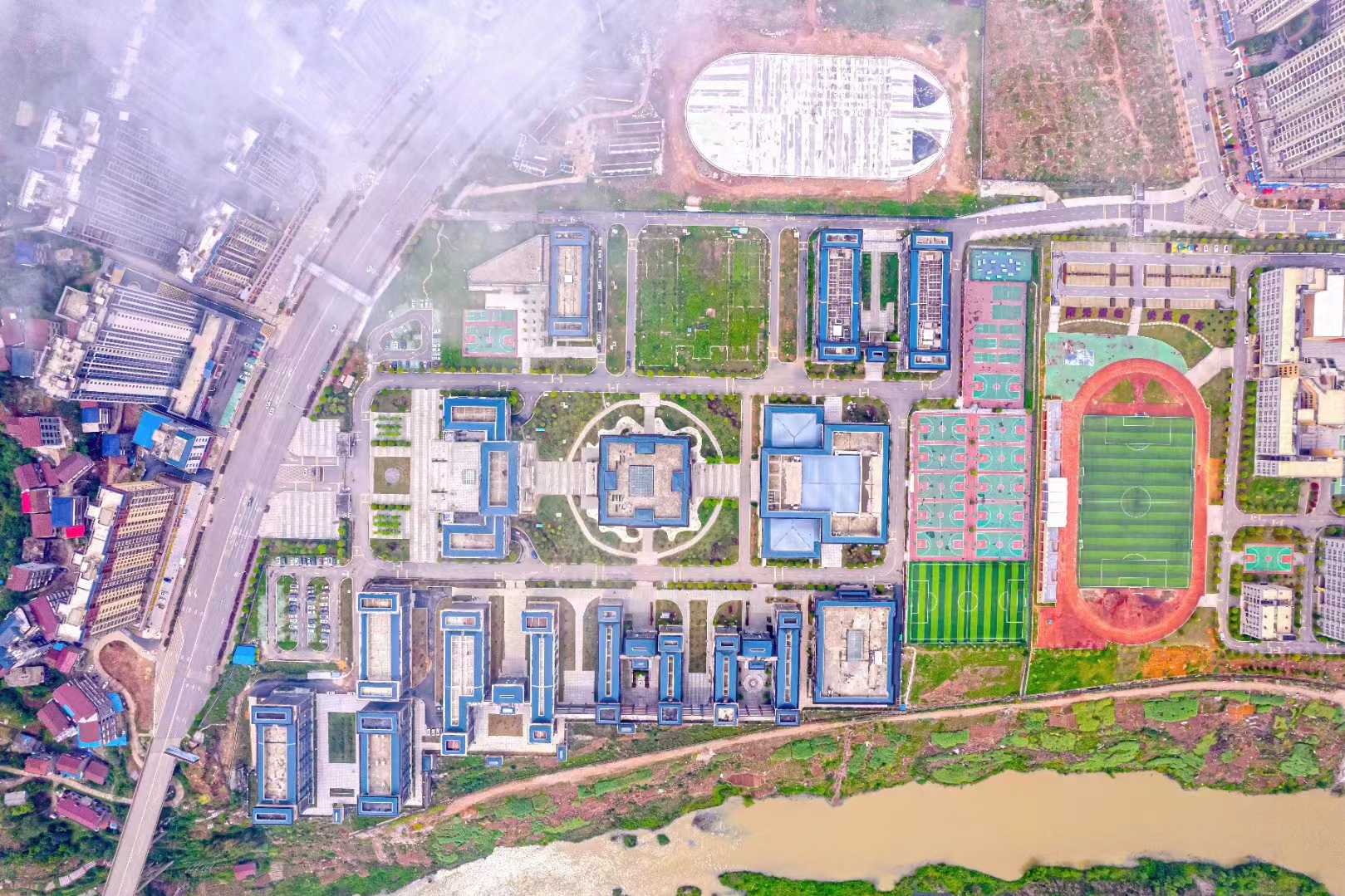  p data-id="gnazhlw49b">沅陵一中肇始于1901年,是一所有着丰厚文化