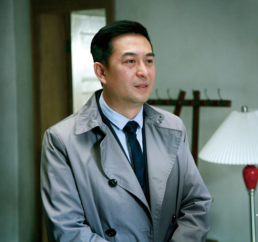 祖籍陕西省安康市,中国内地影视男演员,毕业于 a target="_blank"