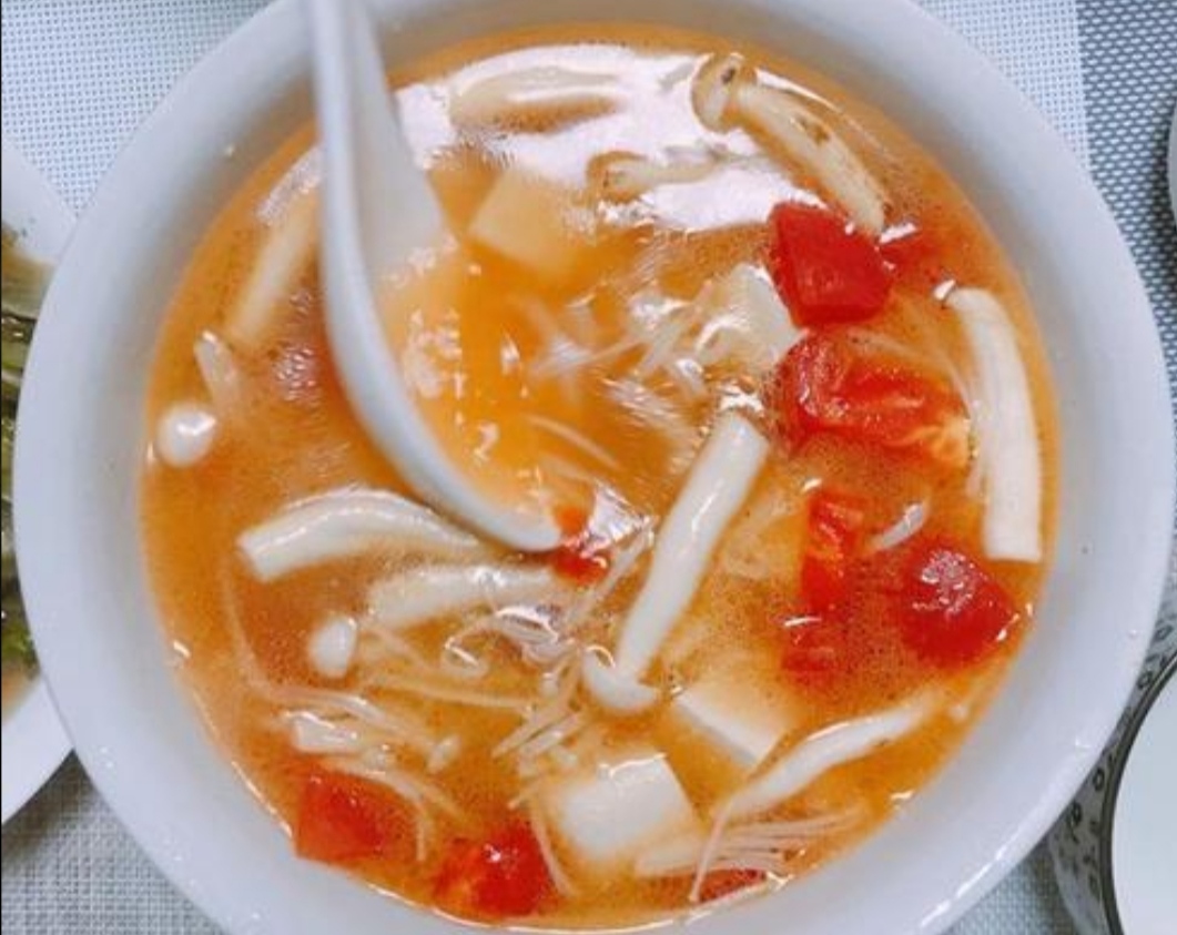 番茄豆腐菌菇汤