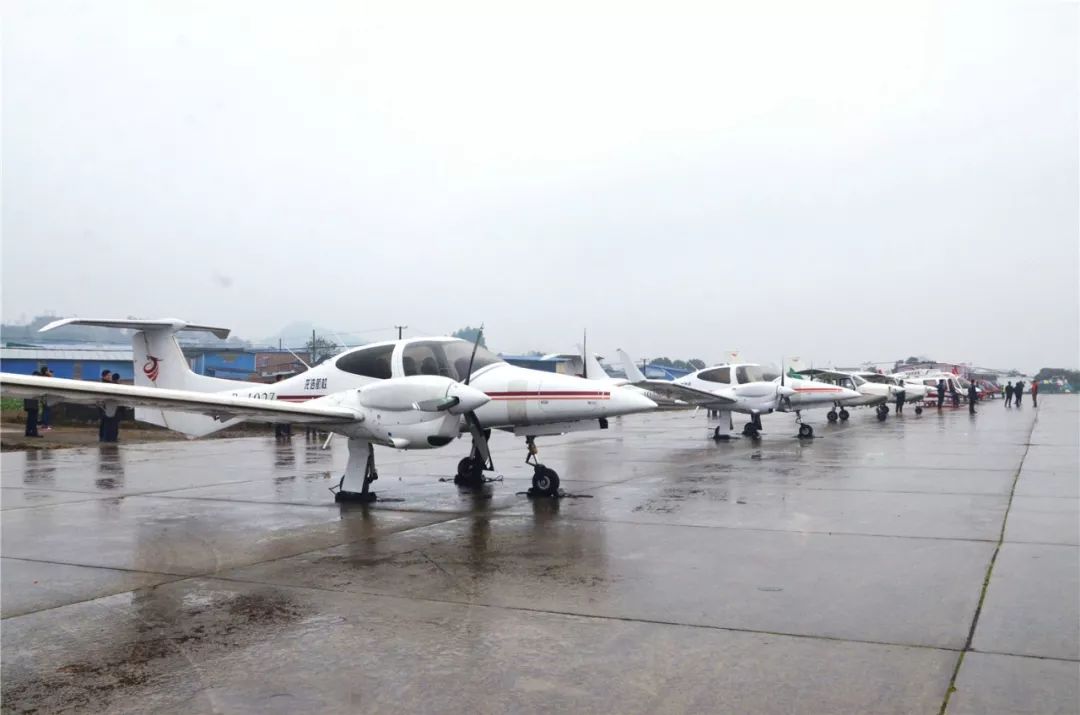  p>重庆梁平机场(chongqing liangping airport, a target="_blank"