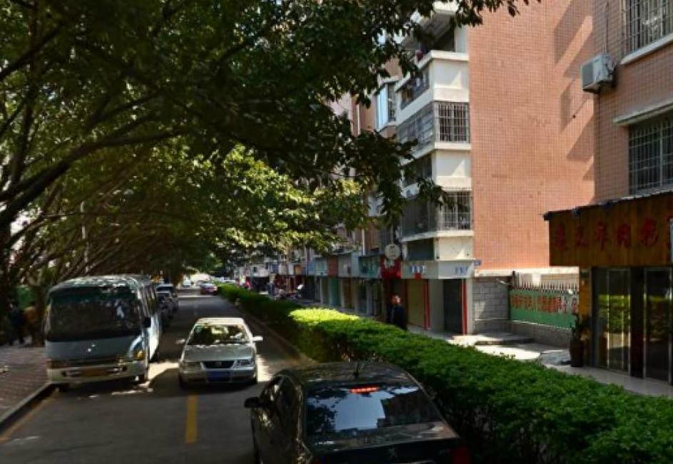 育青路位于厦门市思明文园路,由无开发商建成,共计房屋417户.