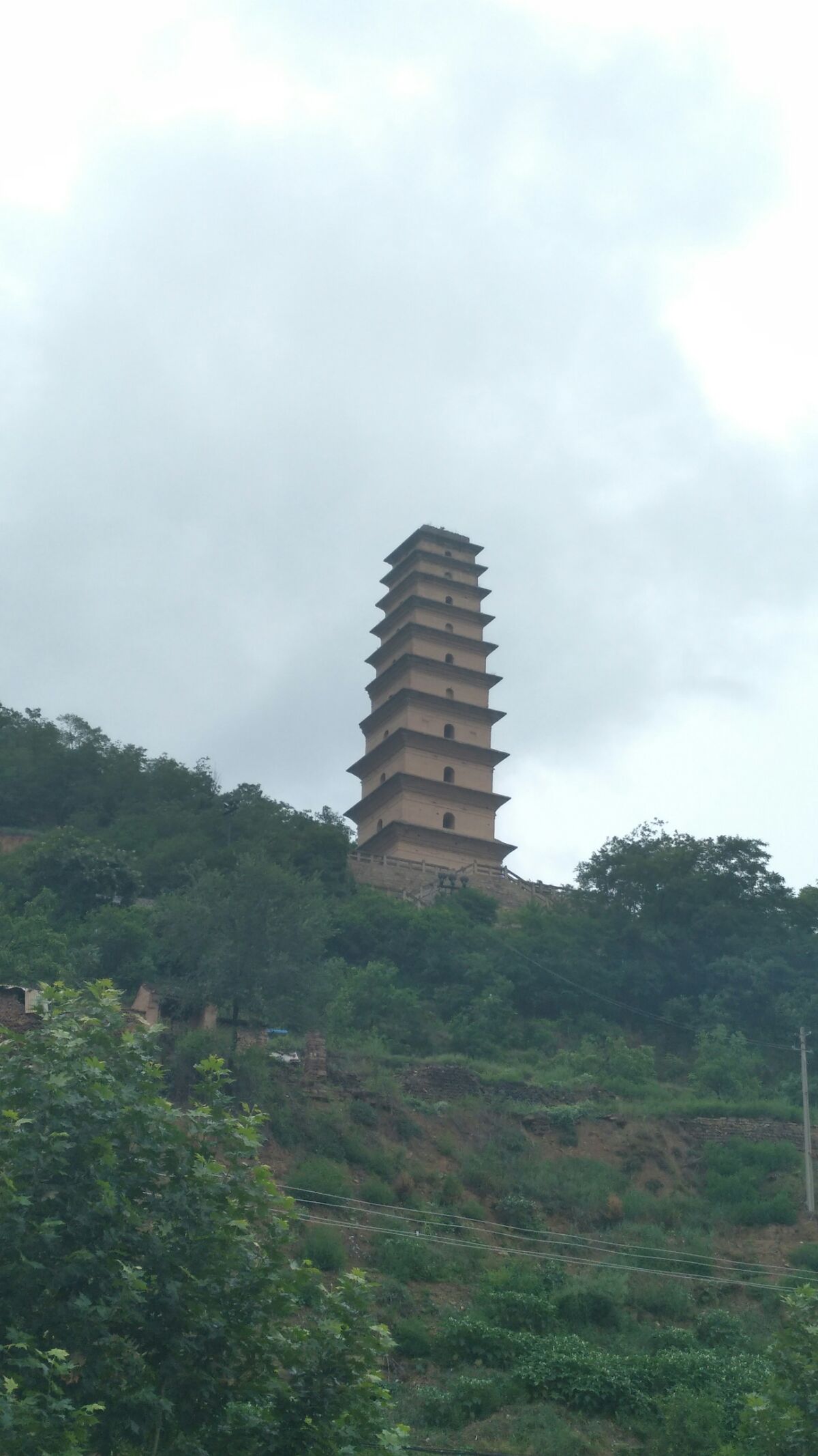  p>开元寺塔,又称西山塔,富县塔,位于 a target="_blank" href="/item