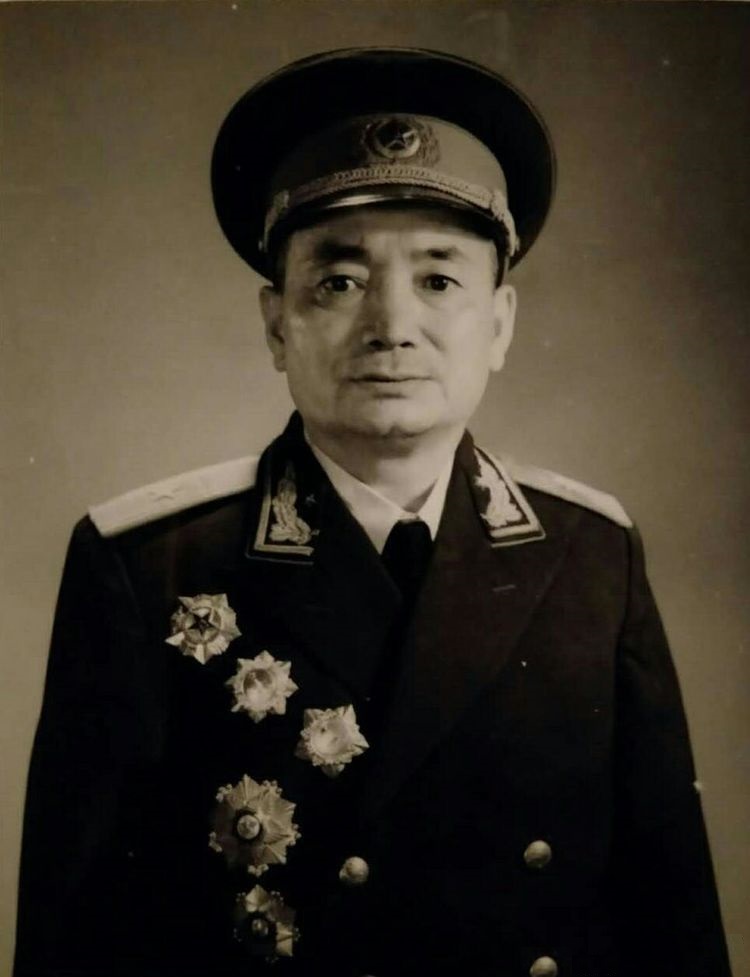 曾化名何坤,云南省 a target="_blank" href="/item/宣威县/5435171"