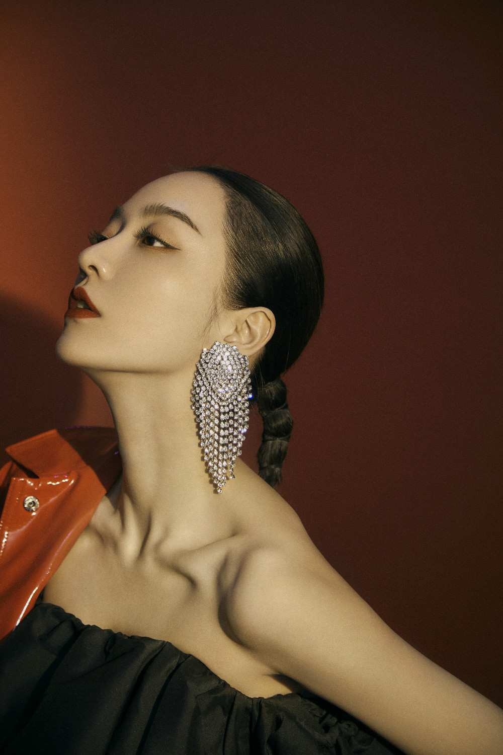  p>熊悦希 i>(原名:熊欣) /i>,出生于湖南省