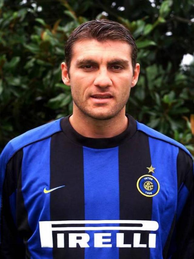  p>克里斯蒂安·维耶里(christian vieri),1973年7月12日出生于意大利