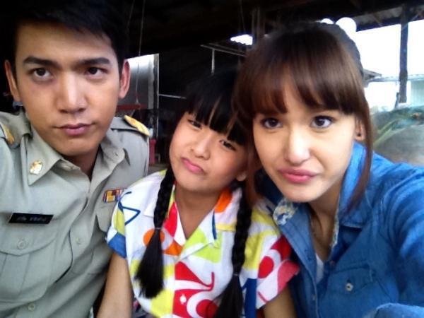  p>《艳阳爱恋》是由 a href="#" data-lemmaid="54129802">艾卡彭
