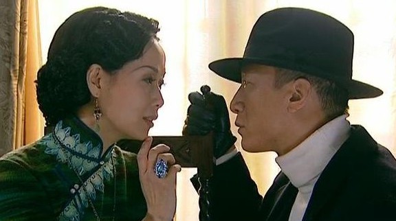  p>《刀锋1937》是中国国际电视总公司出品的抗战题材电视剧,由 a