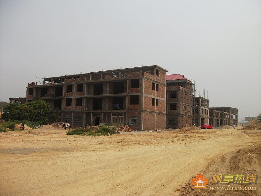  p>海安村位于枫亭镇东部,地处福泉高速公路枫亭出入口处,距镇五公里