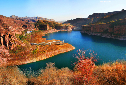  p data-id="gnx17o5lpu">秦王湖风景区位于沙河市区西40公里处,景区