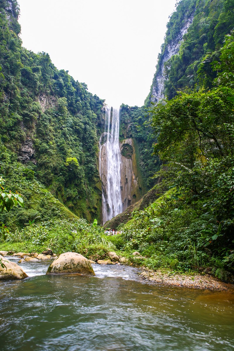  p>通灵大峡谷国家aaaa级别风景区位于广西百色市靖西市境内,地处北