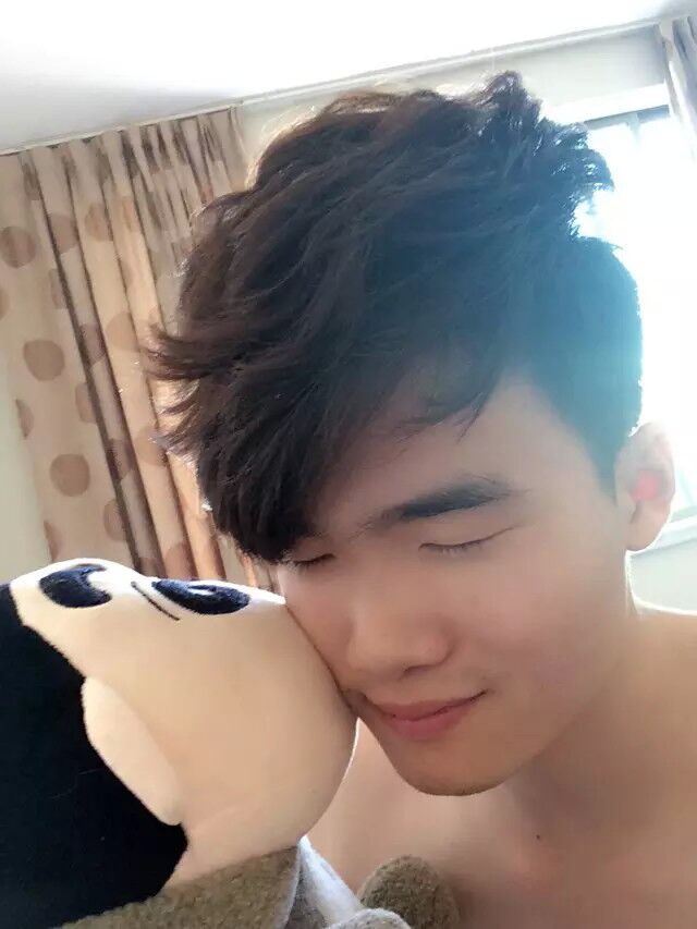 7">《绝美冥妻》是连载于黑岩阅读网的悬疑类网络小说,作者是浙三爷