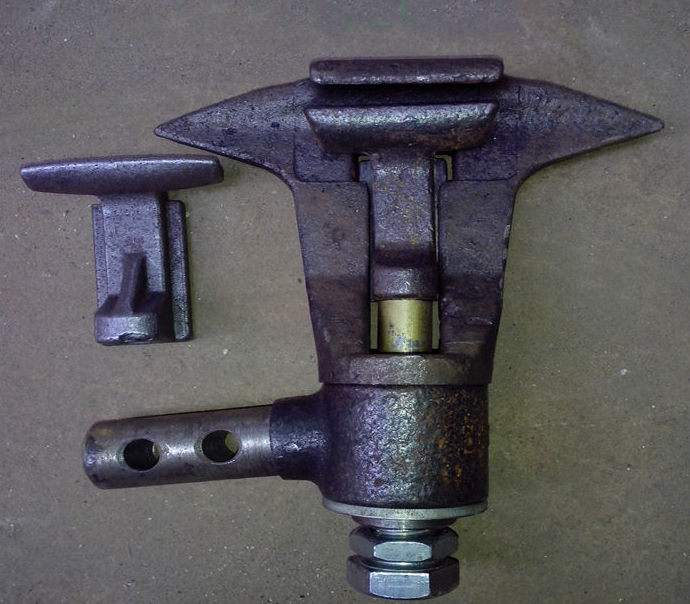  p>抱索器是指架空索道中把车斗与牵引索连接在一起的连接装置.