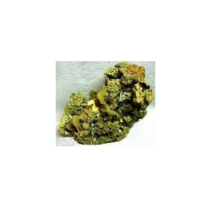 3%斑铜矿,提炼铜的主要矿物原料之一.