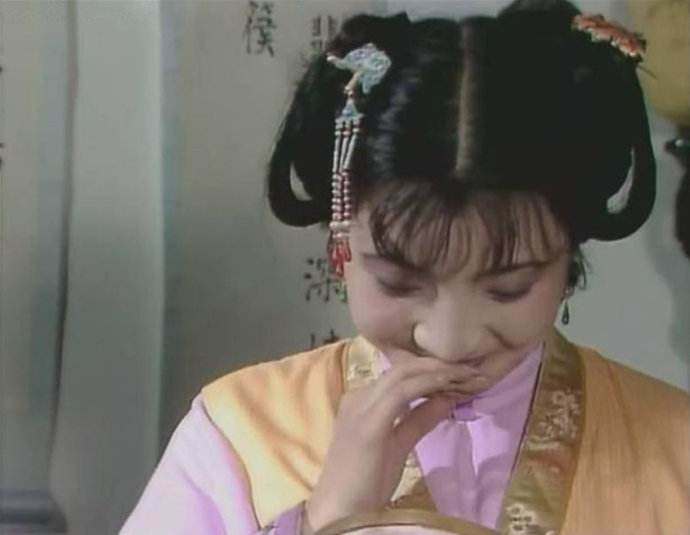 红楼梦里宝玉请莺儿打络子，原来大有深意！_百科TA说
