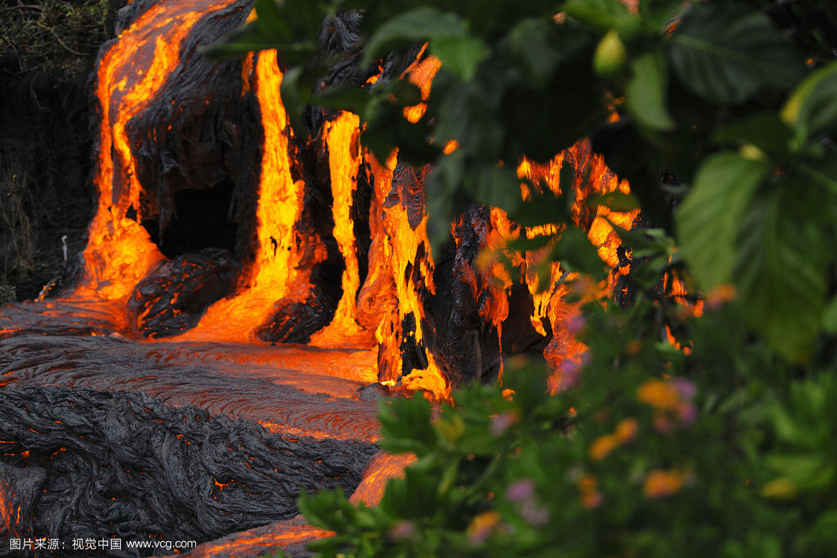  p>熔岩瀑布,是指熔岩流经陡坎而形成的地貌景观.