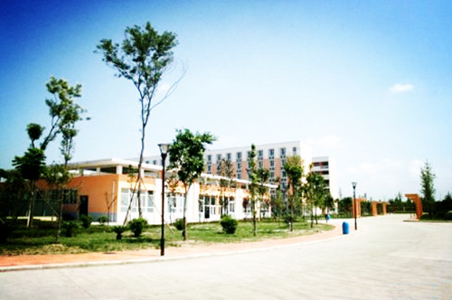 四川省眉山中学校