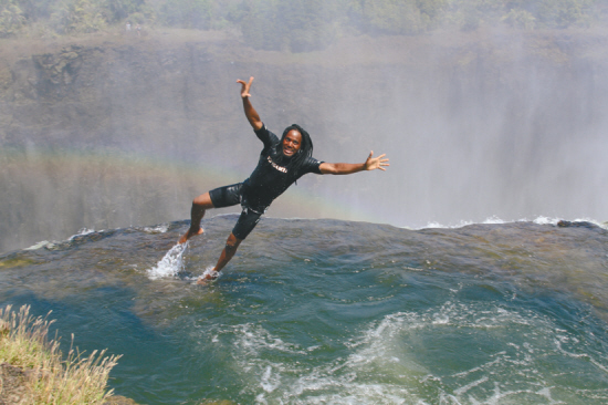  p data-id="gnwplakzww">魔鬼游泳池位于 a target="_blank" href="