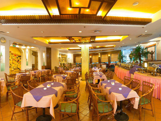  p>珠海2000年大酒店坐落于珠海市香洲区繁华都市的中心地带,于2000年