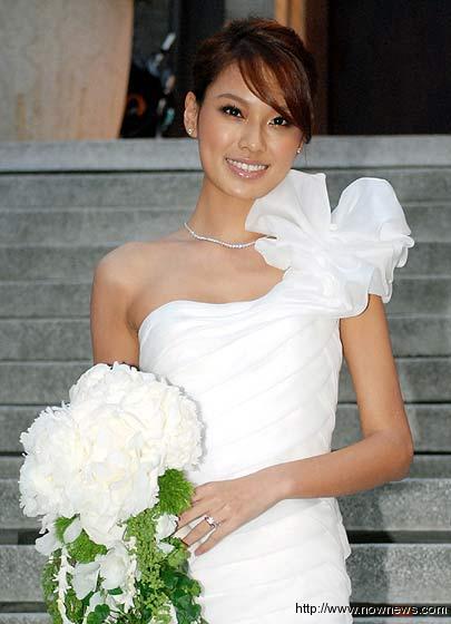 台湾知名女模特,从艺于伊林模特公司,有着"黑珍珠"之称