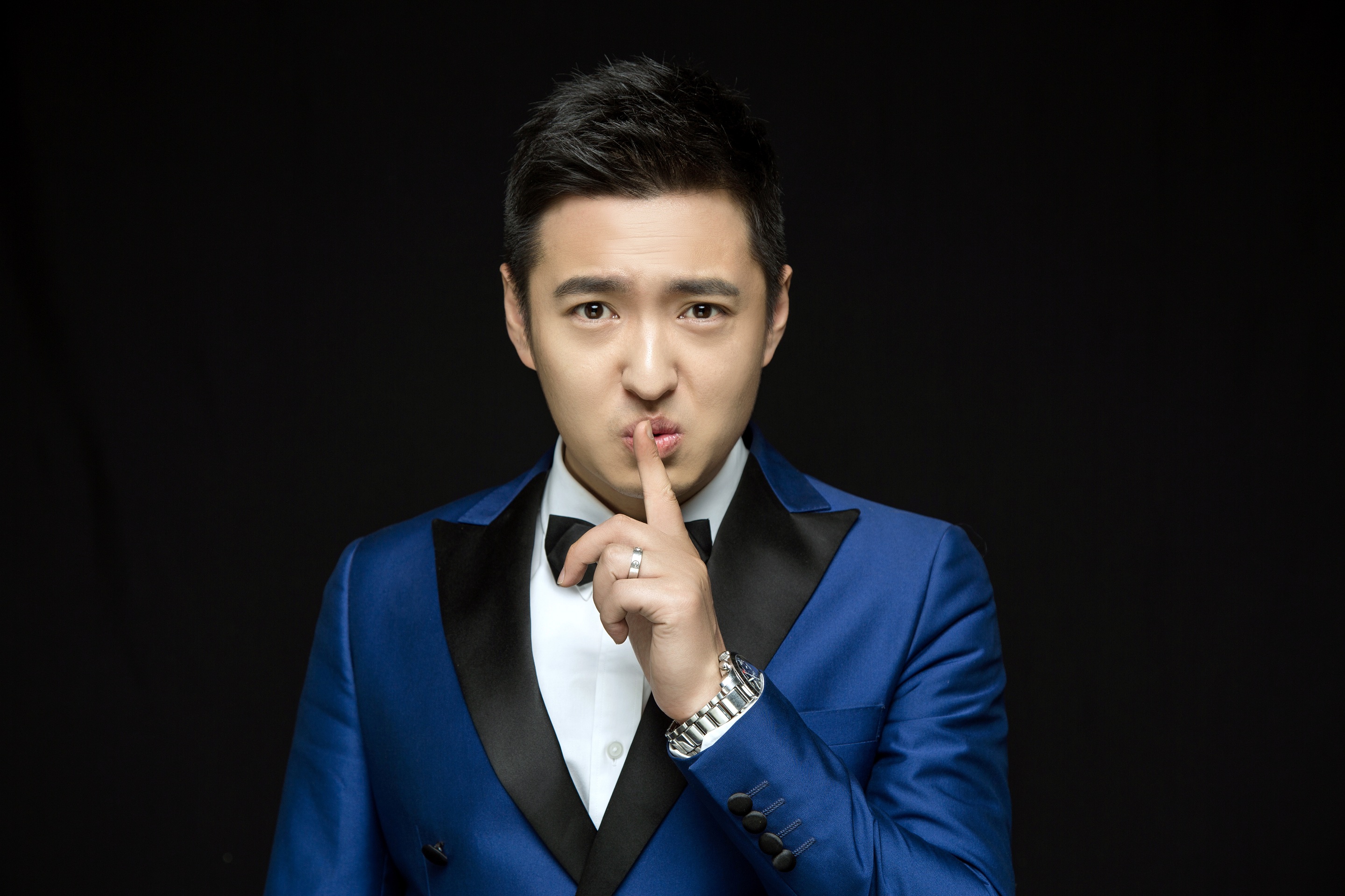  p>姜洋,6月16日出生,现居住在北京,中国大陆男歌手,音乐制作人.