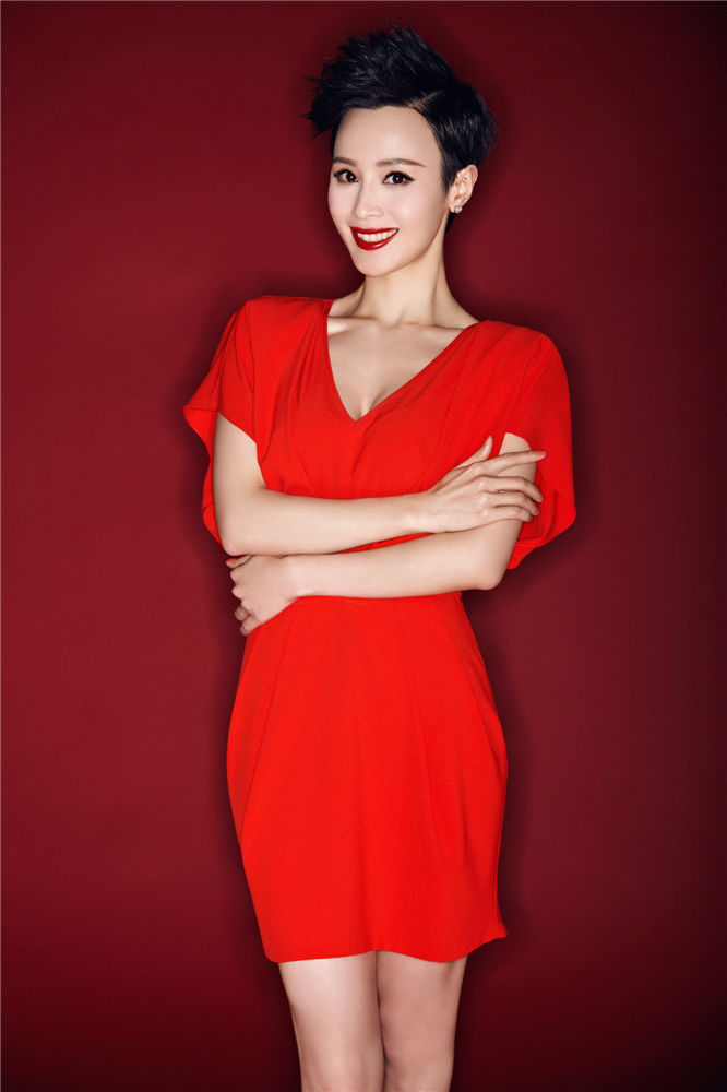 于浙江省金华市浦江县,毕业于浙江省艺术学院越剧表演班,中国女演员