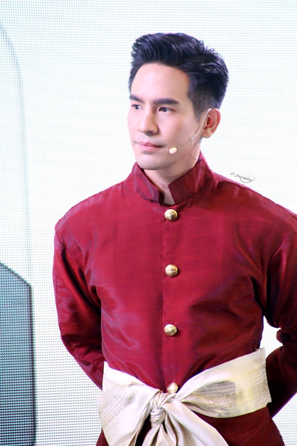 纳瓦特·瓦塔纳普迪(pope),1982年12月27日出生于泰国曼谷,泰国男演员