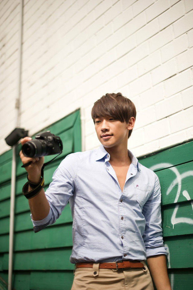  p>郑智薰(rain),1982年6月25日出生于韩国首尔,韩国流行男歌手,演员