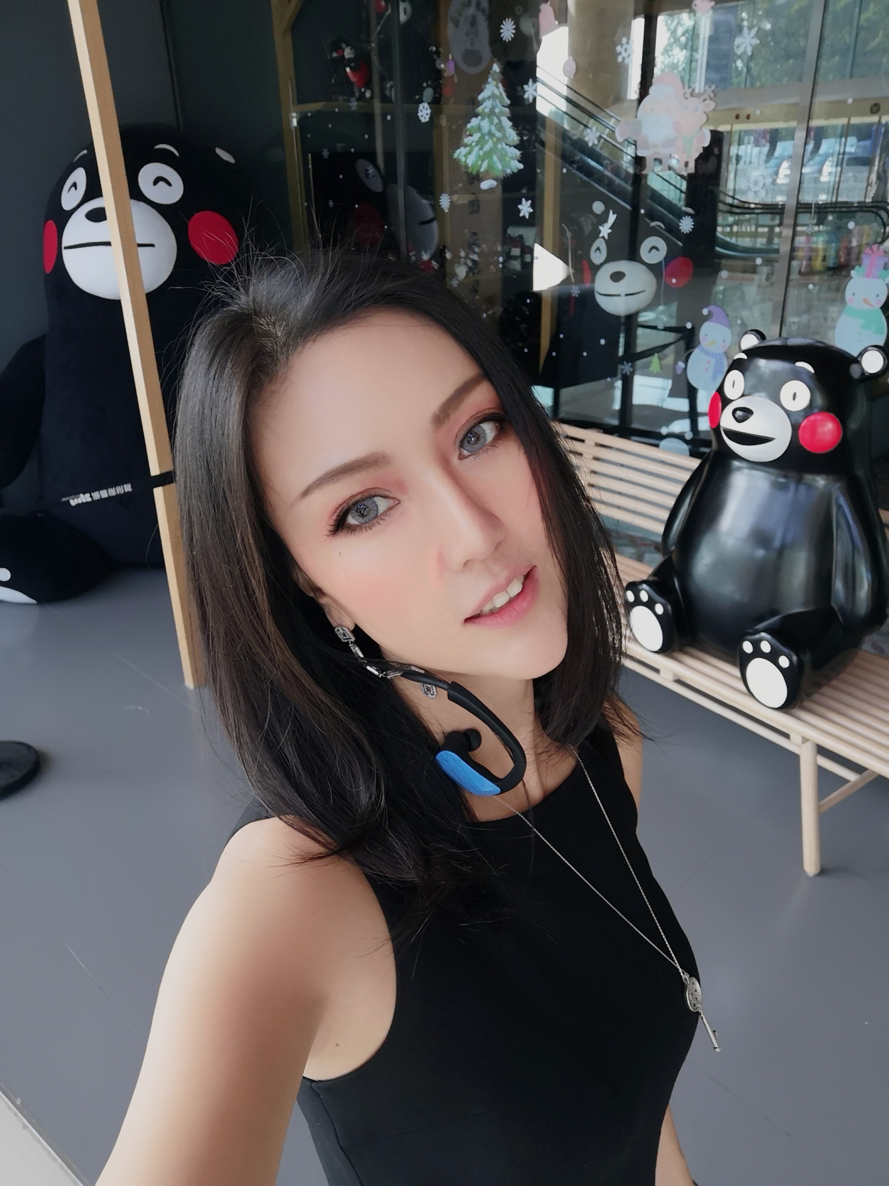 《天瑰堂》是中国著名说唱歌手龙思雨撰写的