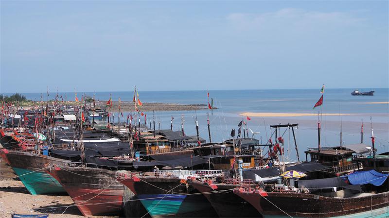 金牌港,旧称红牌港,位于 a target="_blank" href="/item/临高县