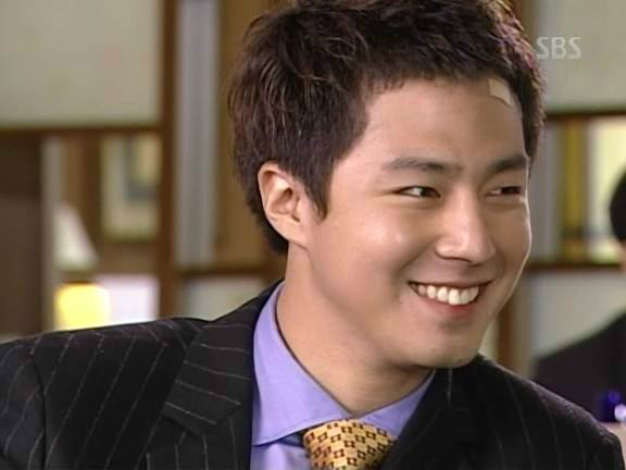  p>赵寅成(         ,zo in sung),1981年7月28日出生于韩国首尔市.