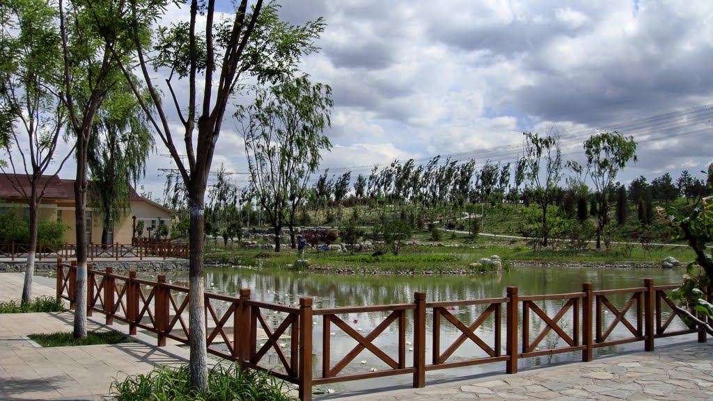  p>公园位于朝阳区来广营乡北部,东至乡界,西至北苑东路,北临北苑污水