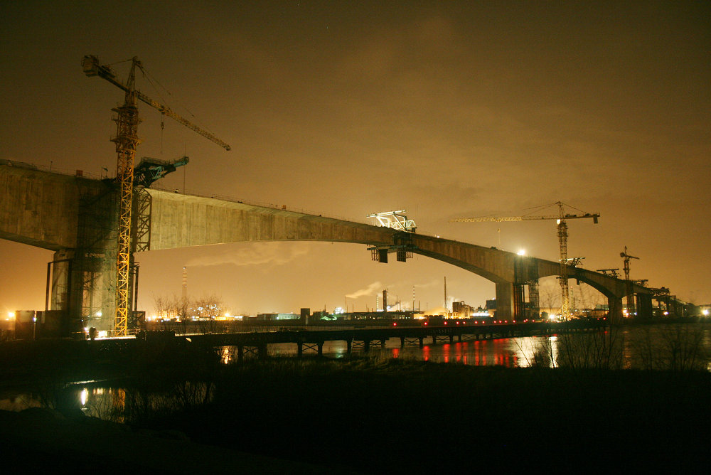  p>刚构桥,主要承重结构采用刚构的 a href="#" data-lemmaid="