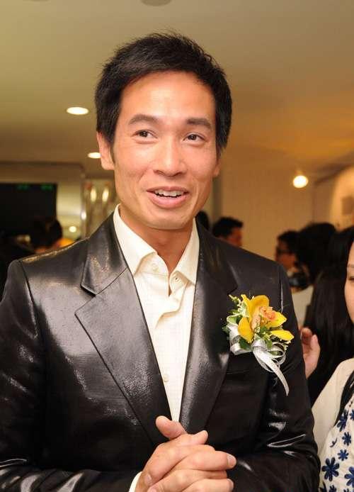  p>陈豪,1971年4月16日出生于中国香港,中国香港男演员.1994年出道.