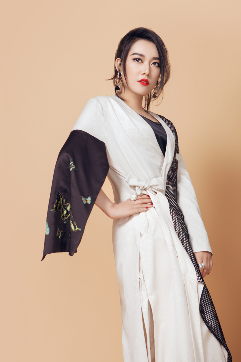  p data-id="gnwn7ly3jd">高晶,出生于 a ta